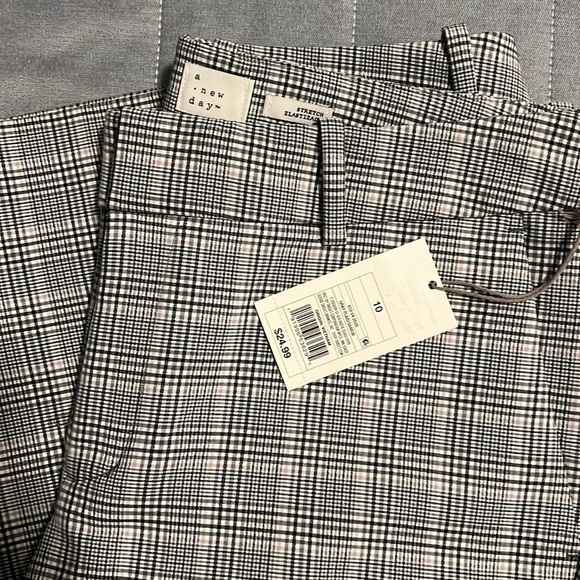 NEW SLACKS - Picture 2 of 2